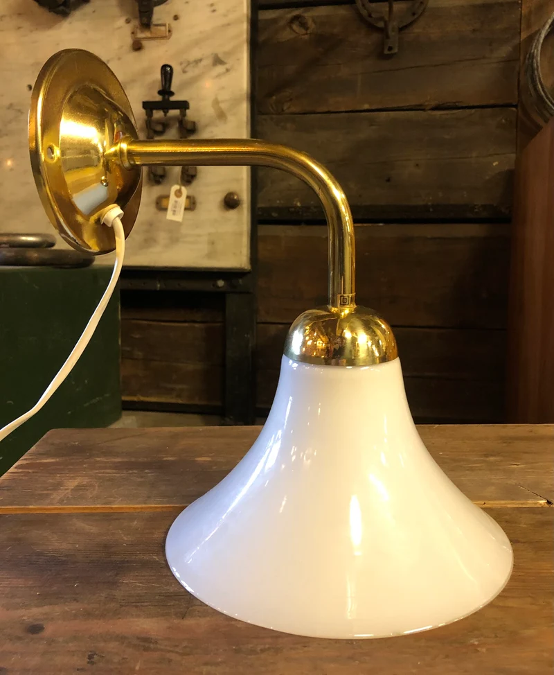 Vägglampa mässing