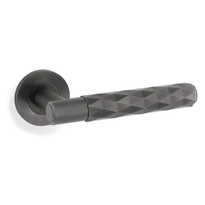 Spitfire Diamond | Dörrhandtag i Dark Bronze