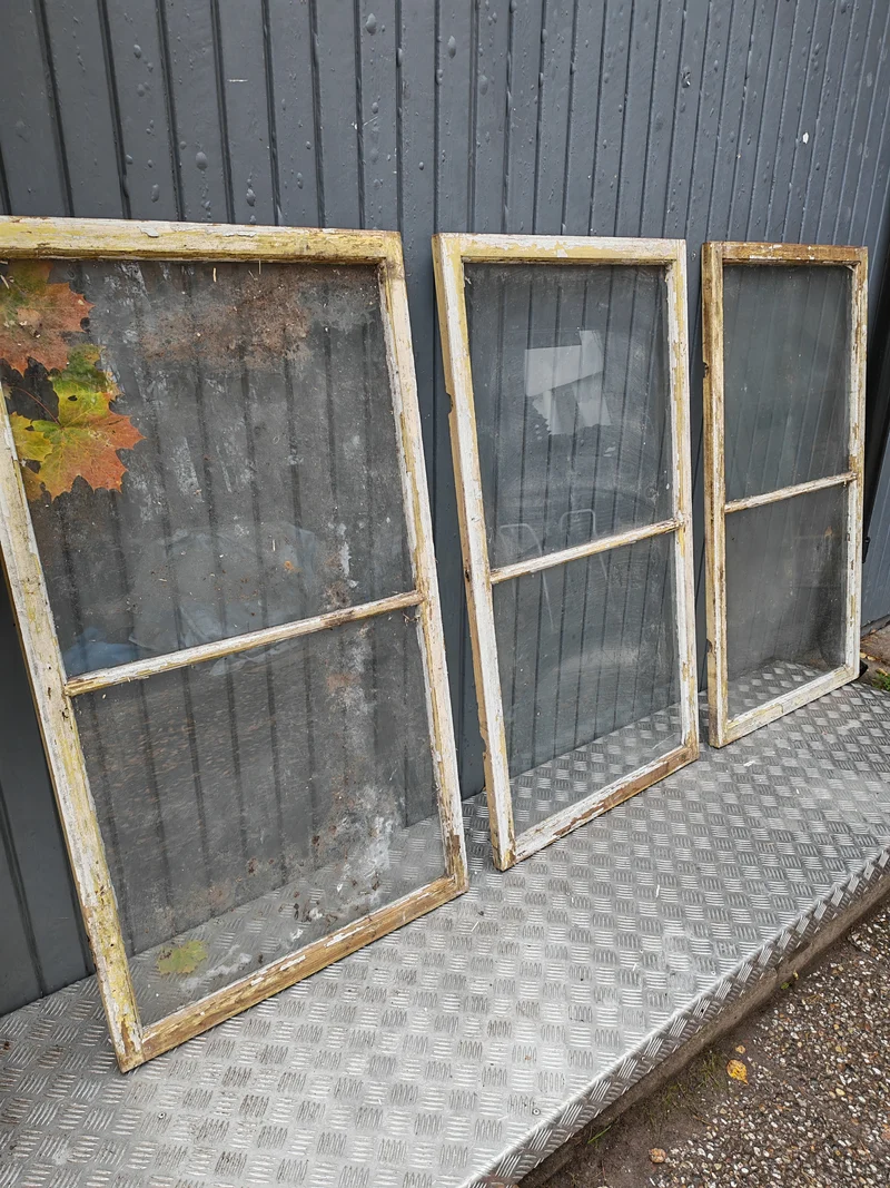 ART 3C1 3ST B67,5 H121 D2,5 1250 KR PER ST ( MUNBLÅST GLAS)