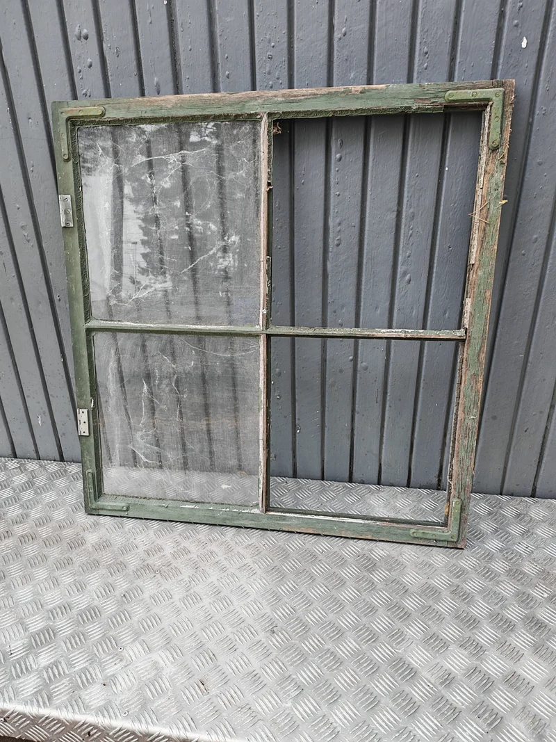 ART 3AC 1ST B90 H93 D3 800 KR ( 2ST RUTOR BEHÖVER KOMPLETTERAS MED GLAS)