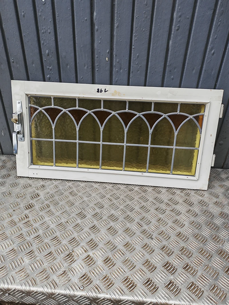ART 26L 1ST B88,5 H44 D8 GAMALT GLAS BLYINFSTTAT KOPPLADE UTAN KARM 2500 KR