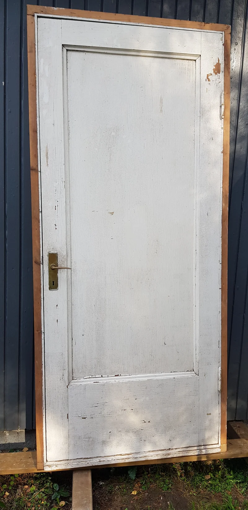 ARTIKELNUMMER 199 b98. h219. d10 höger pris 2500 kr