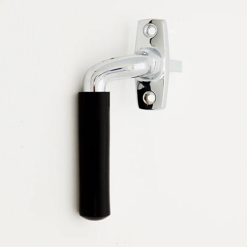 Fönsterhandtag 2383 vänster krom med svart plastgrepp