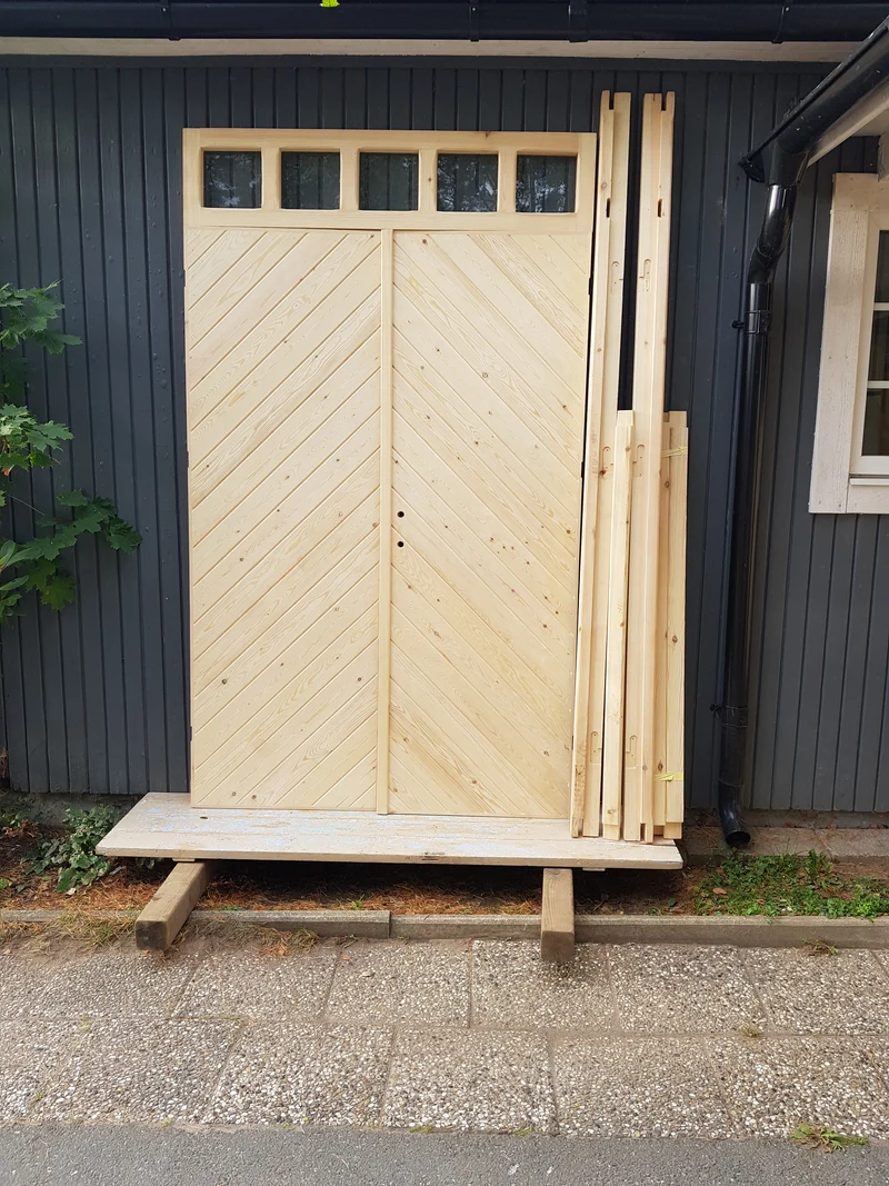 ART 723 - Nytillverkad pardörr i gammal stil