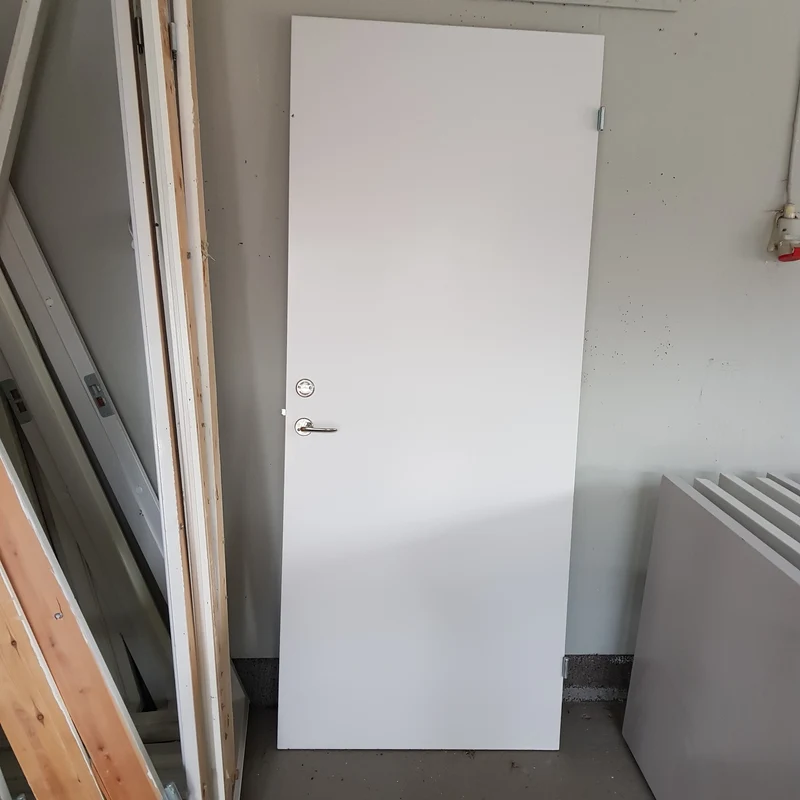 Art 850 Ljud isolerade dörrar B 90 H210 12st vänster 8st höger 4000kr per st (BORLÄNGE)