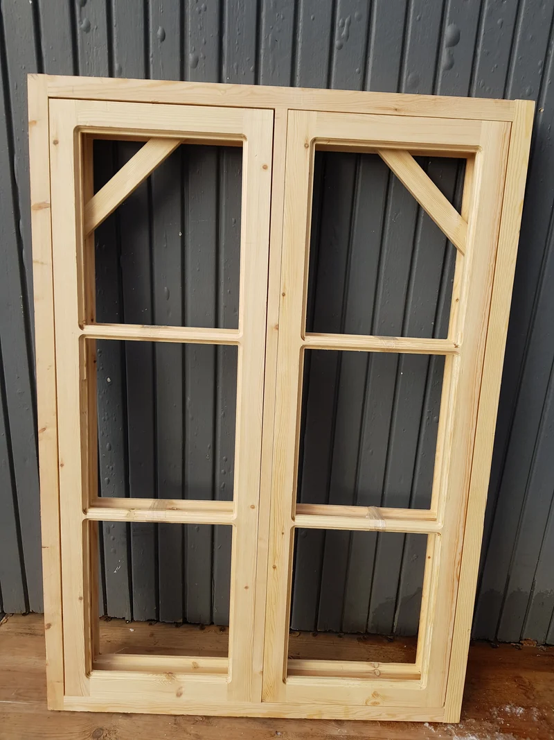 Art 832B nytillverkad fönster med glas B100 H142 D10 pris 4500 kr