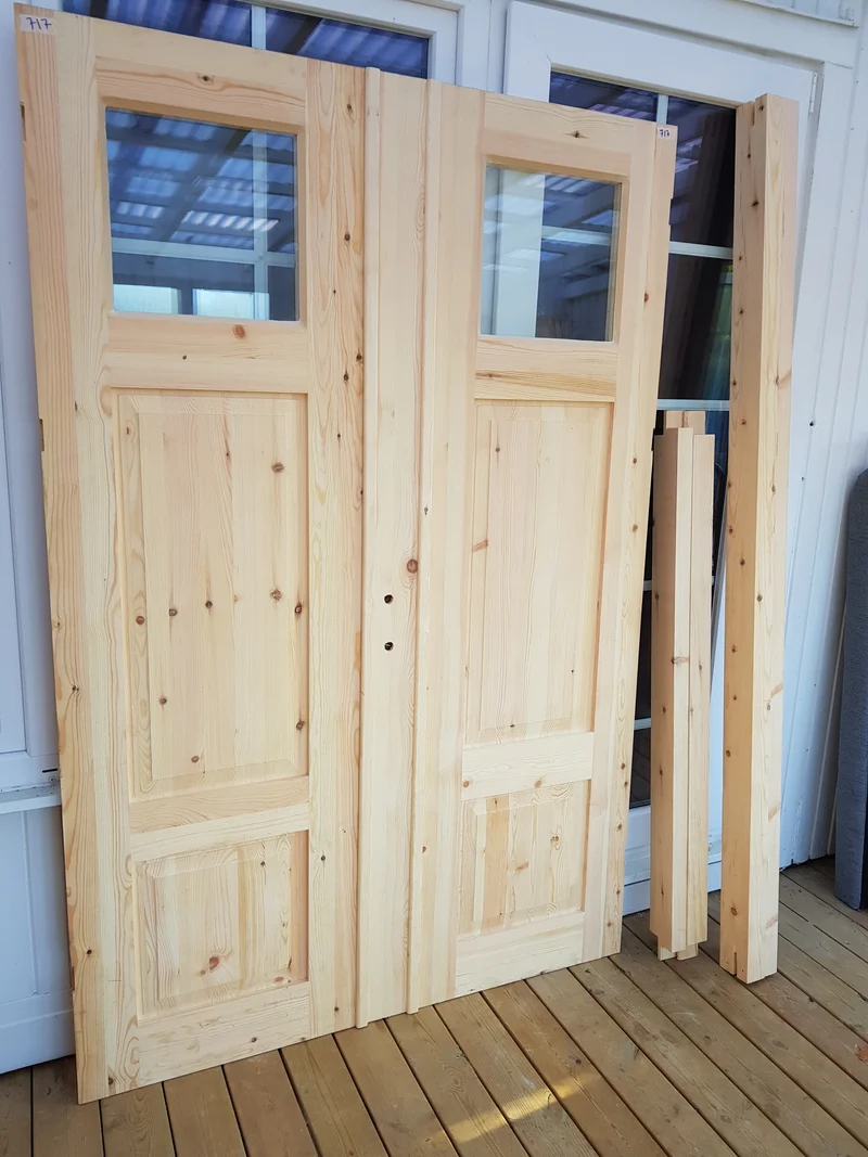 ART 717 Nytillverkad pardörr i gammal stil