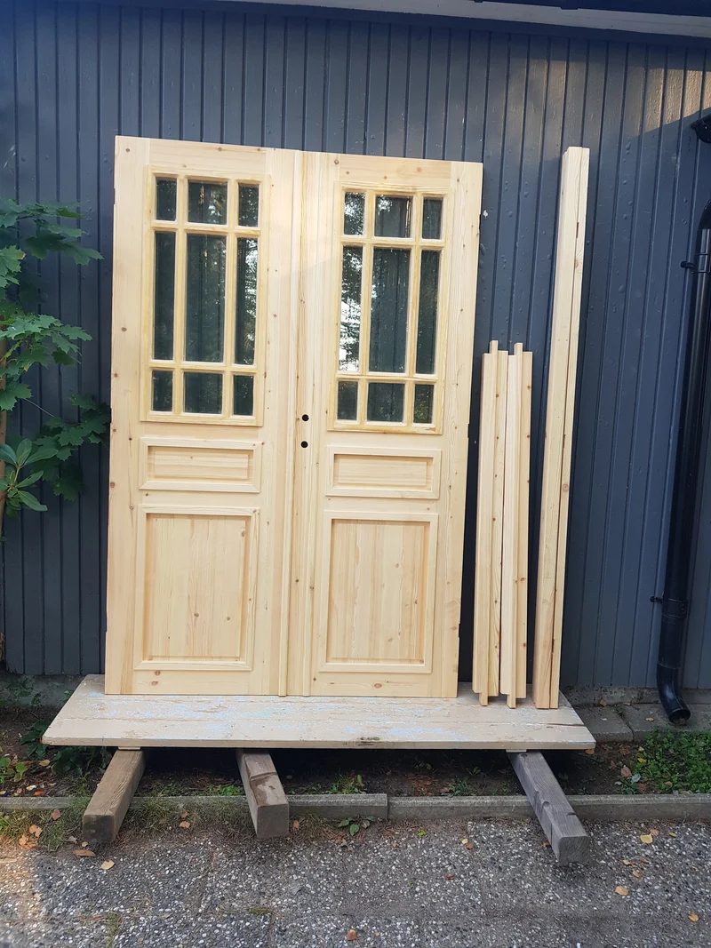ART 671 Nytillverkad pardörr i gammal stil