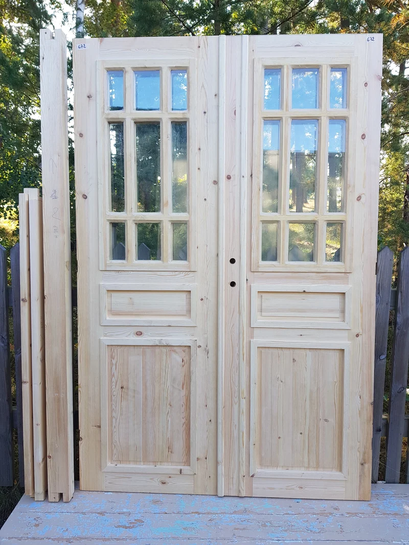 ART 672 Nytillverkad pardörr i gammal stil