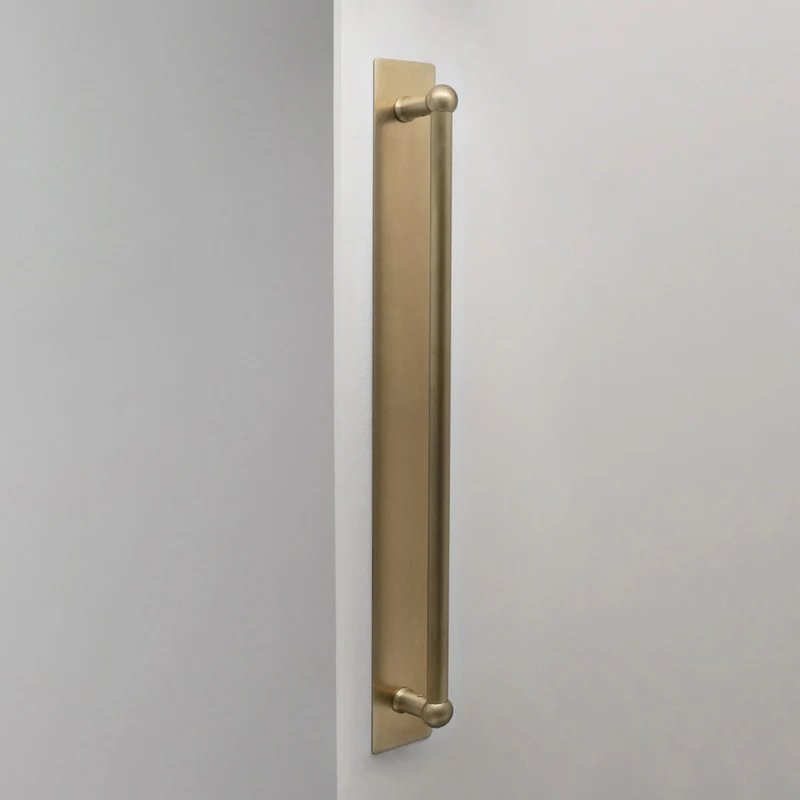 Harper Single Pull Handle with Plate 500mm - Antique Brass