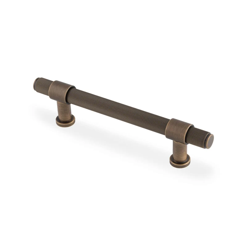Kingston Reeded | Handtag i Antik Mässing