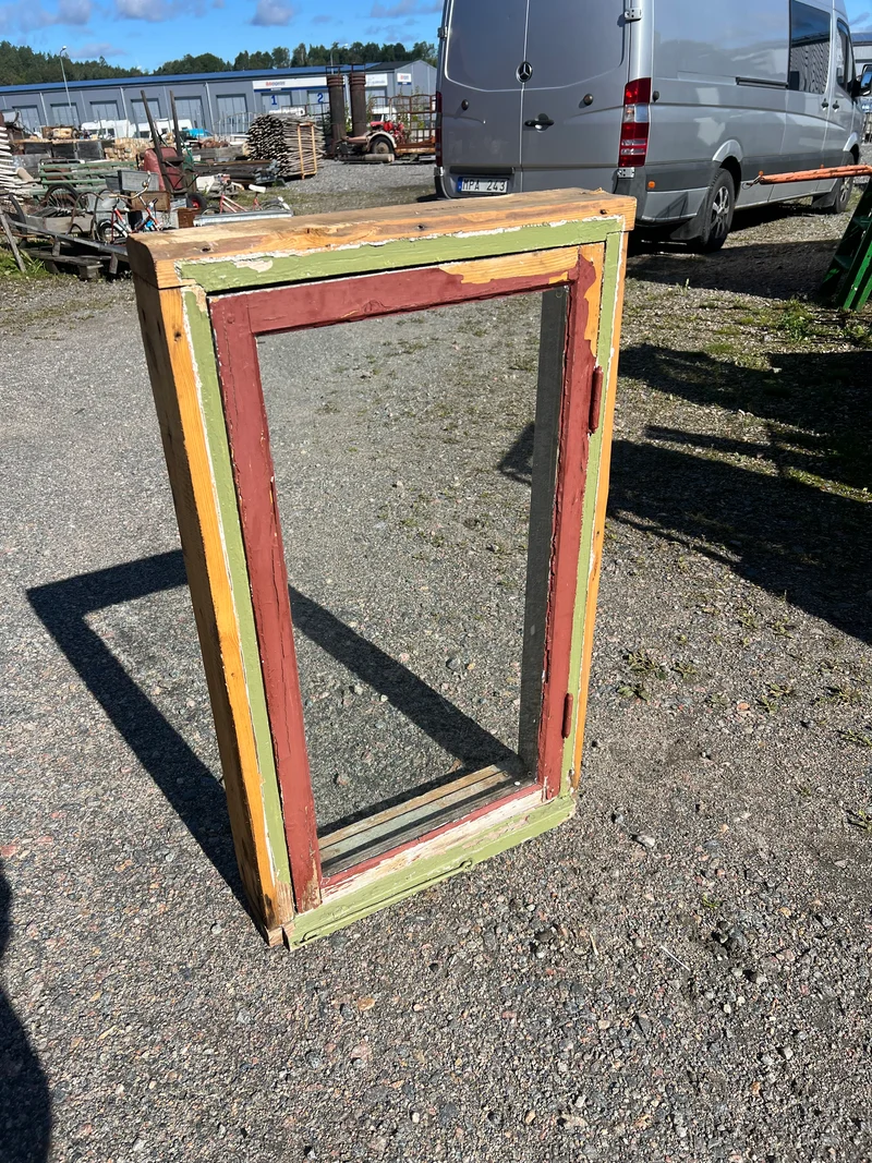 Fönster i karm 59x103