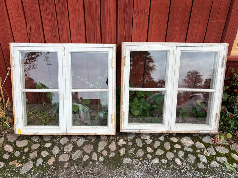 4 st spröjsade fönster med karm