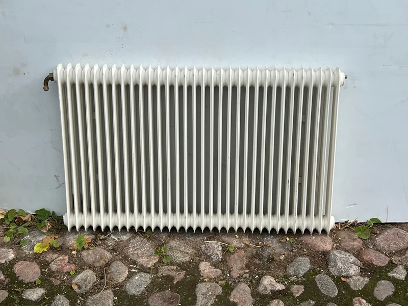 Vägghängd radiator 95x58x8