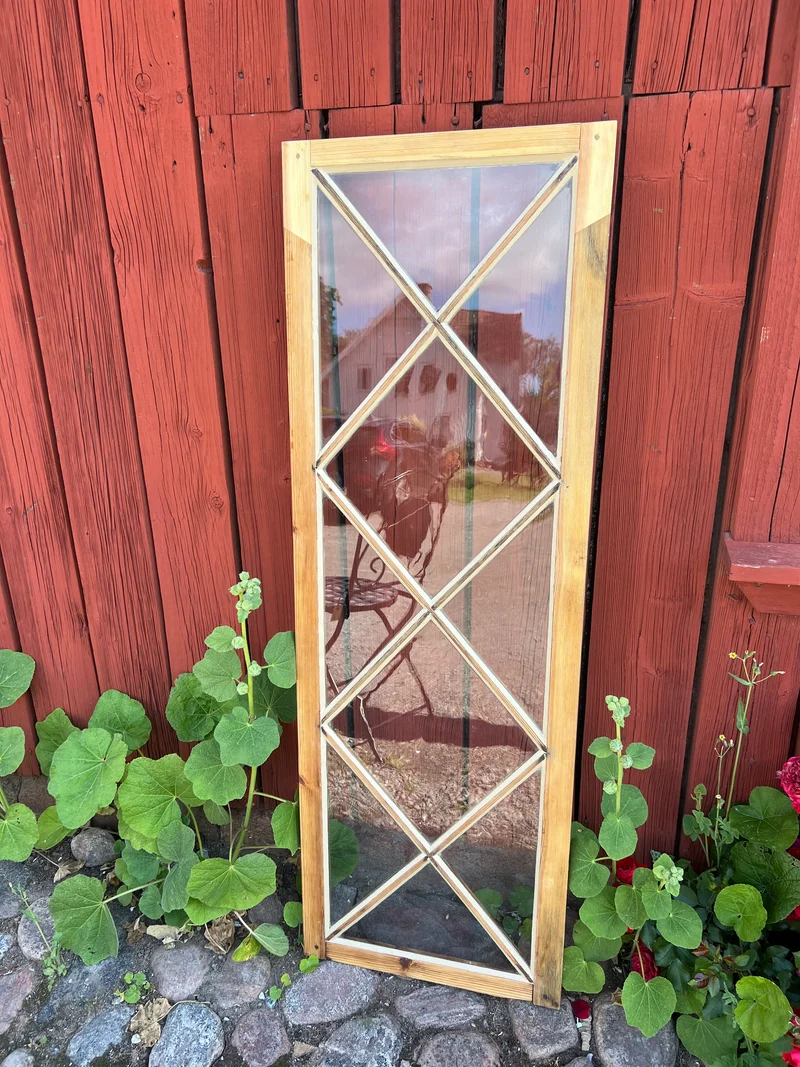 Spröjsad fönsterbåge 43x128,5