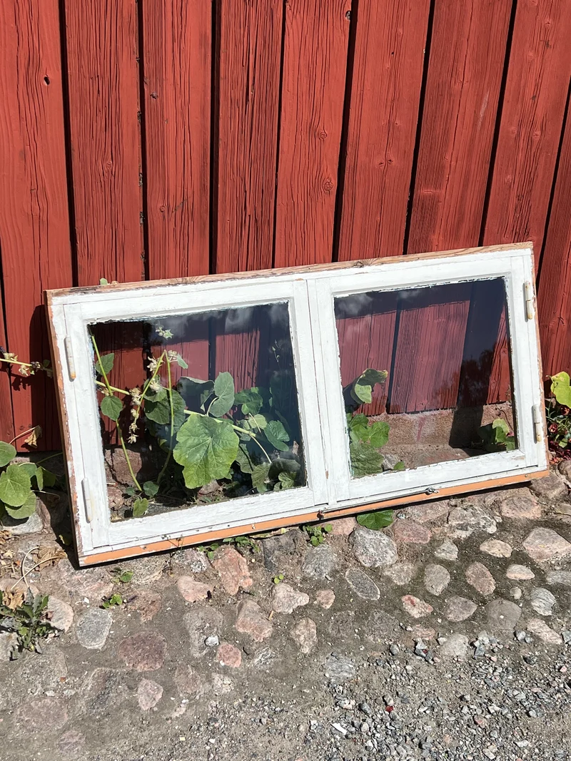Fönster med karm 120x60