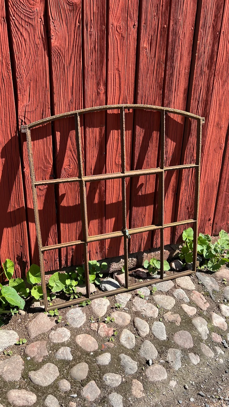 Gjutjärnsfönster med vädringsfönster