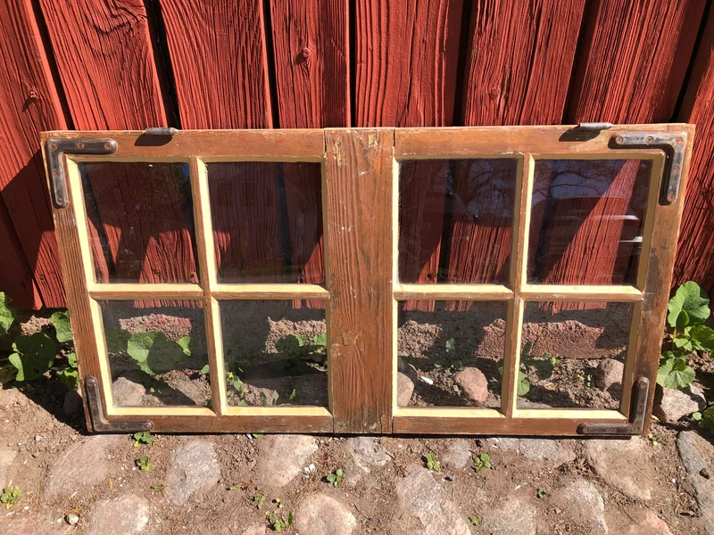 Spröjsad fönsterbåge 92,5x49,5