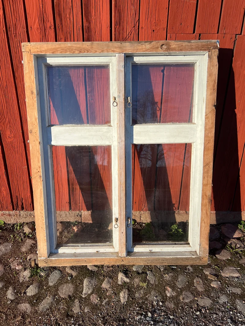 Fönster med karm 103,5x128,5