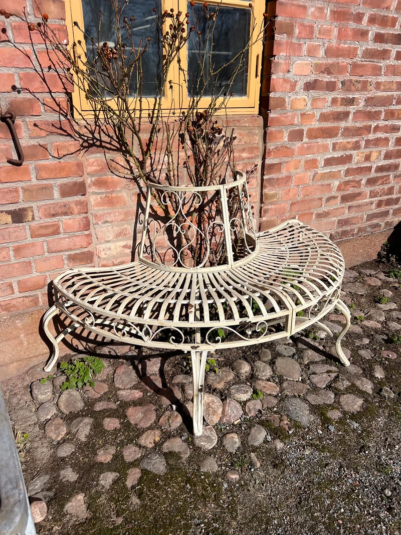 Halv trädbänk
