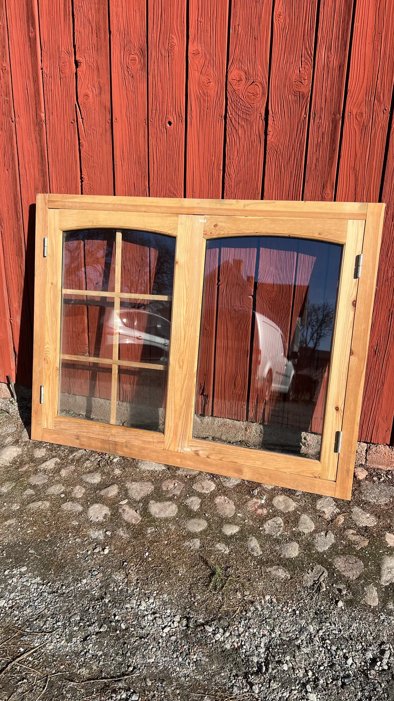 Fönster med karm 134x102,5