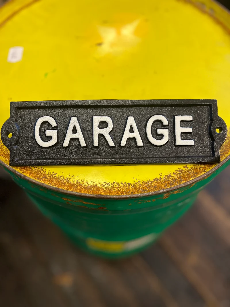 Gjutjärnsskylt Garage