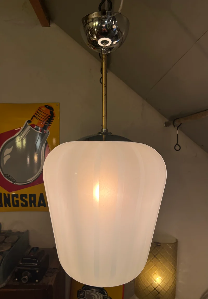Taklampa frostad