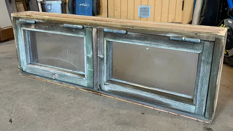 Fönster i karm 120x41