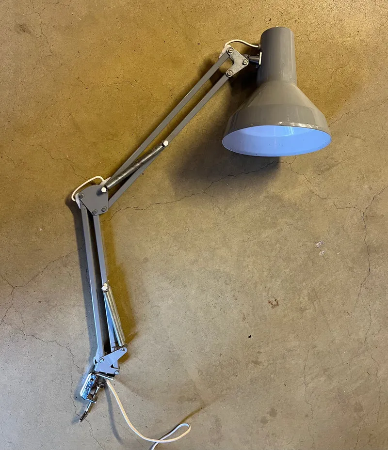 Skrivbordslampa Grå