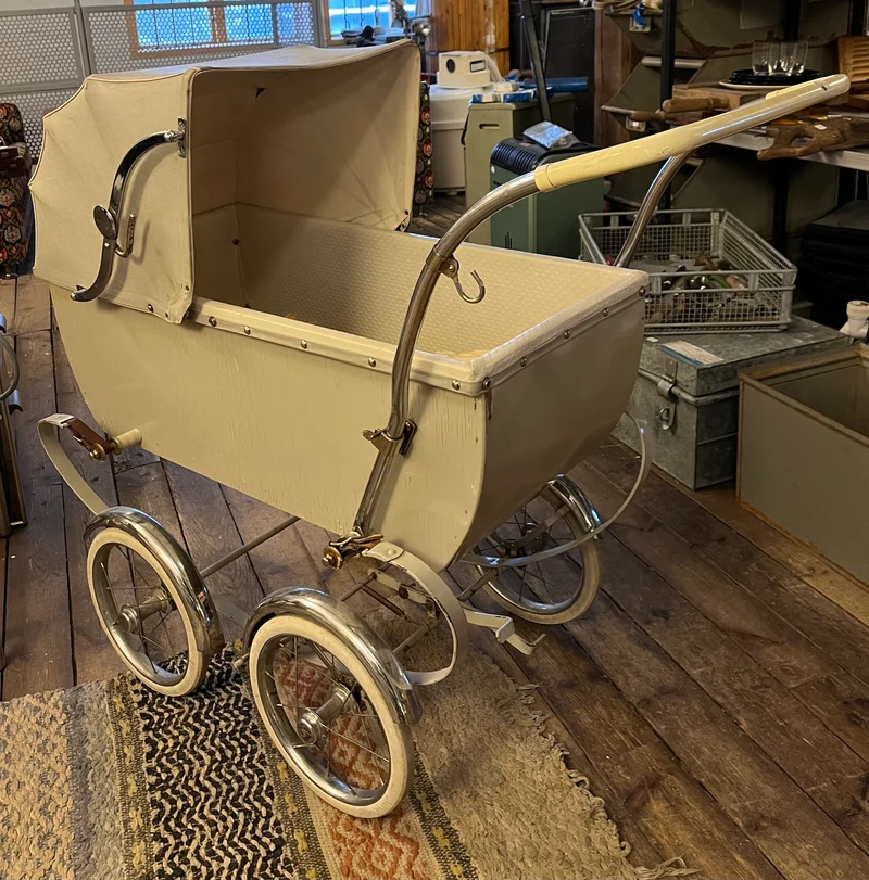 Retro barnvagn