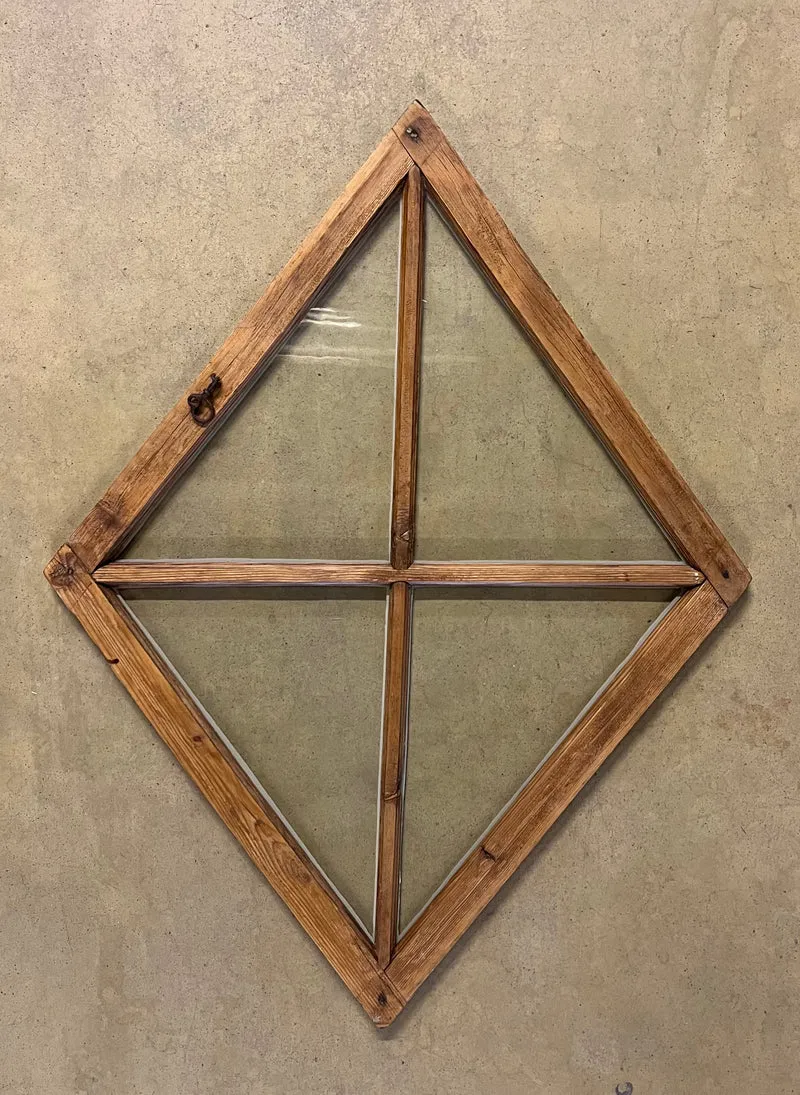 Rombisk fönsterbåge 72,5x95,5