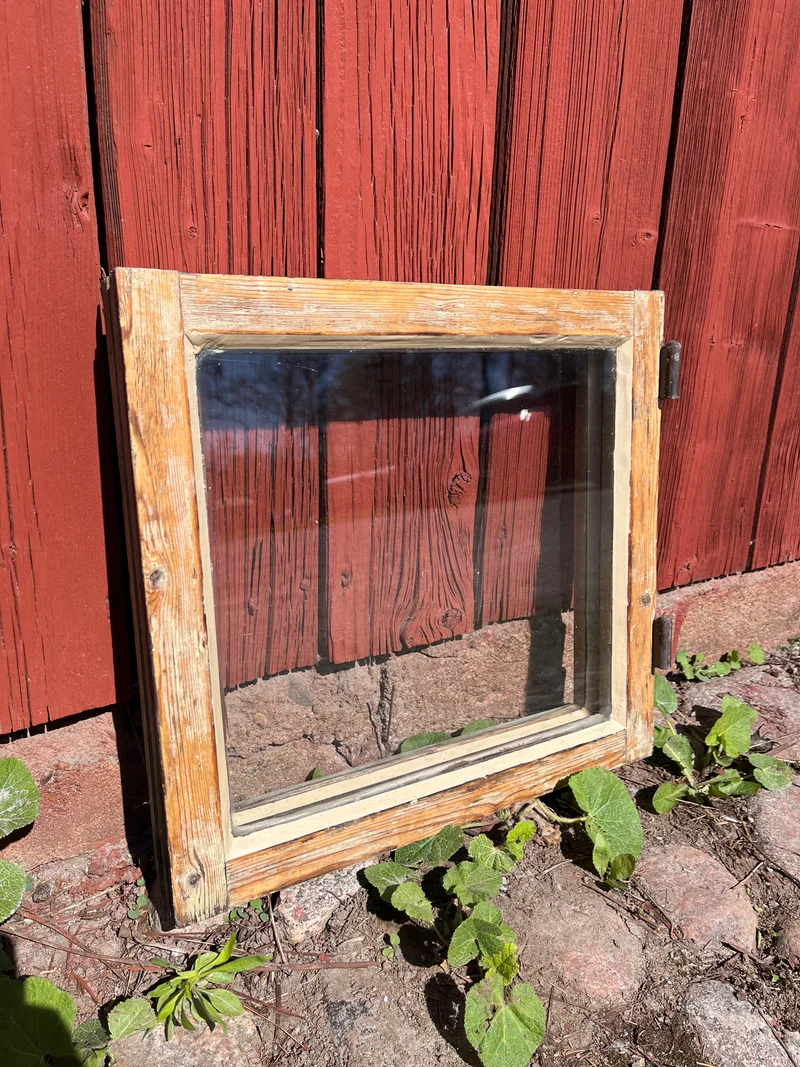 Liten fönsterbåge 44x41