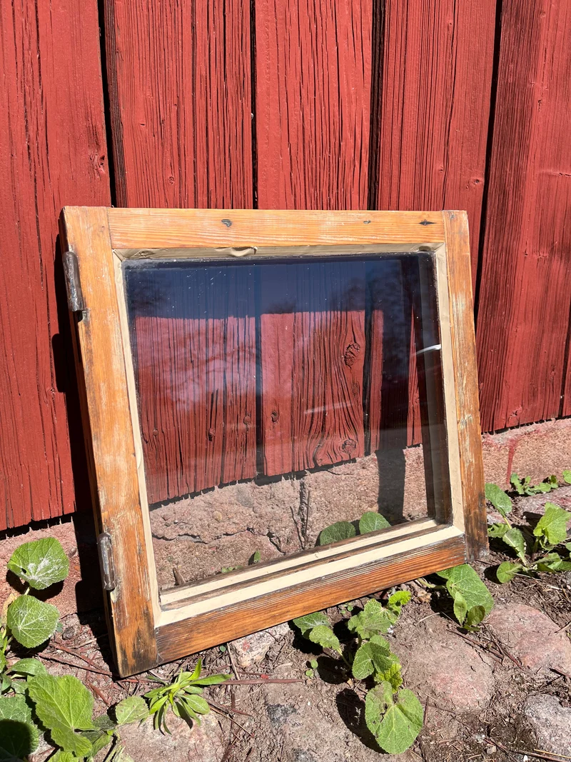 Liten fönsterbåge 44x41