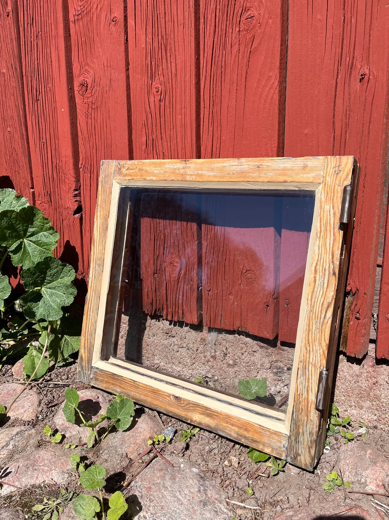 Liten fönsterbåge