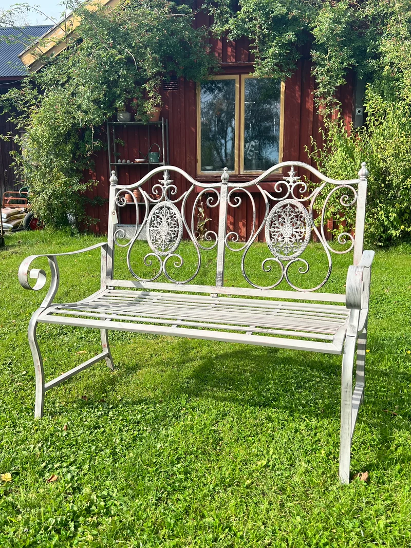 Trädgårdssoffa i smide
