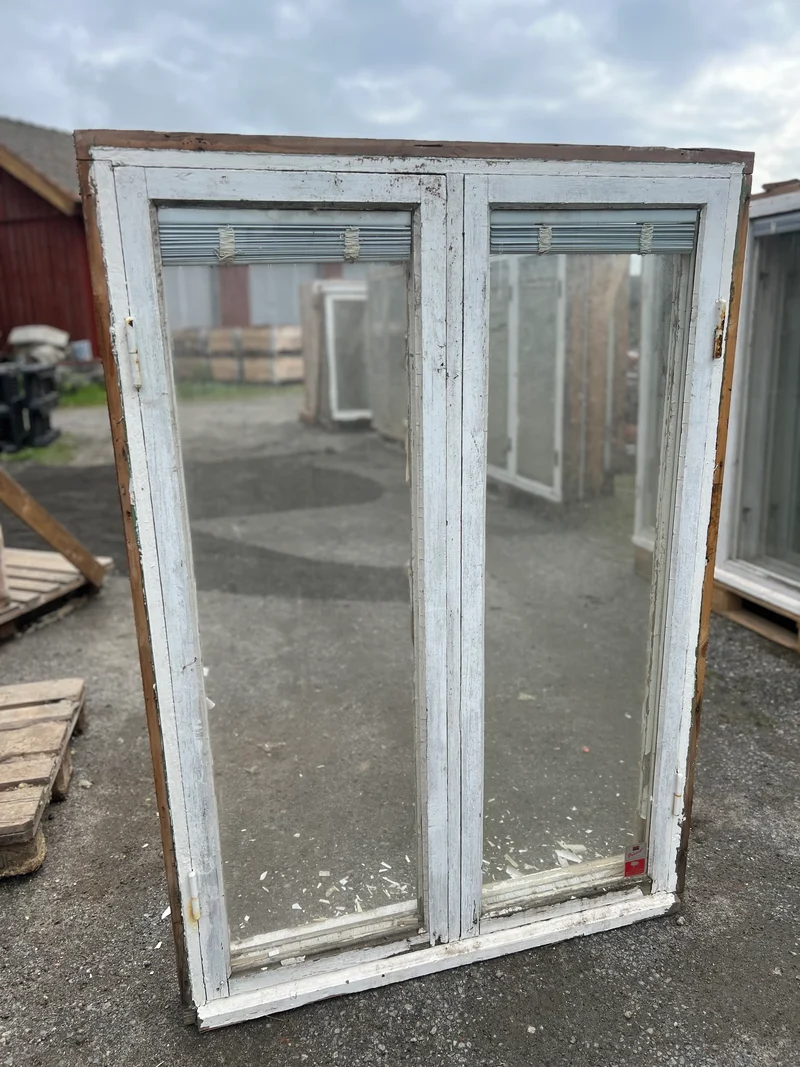 Fönster med karm 102x146