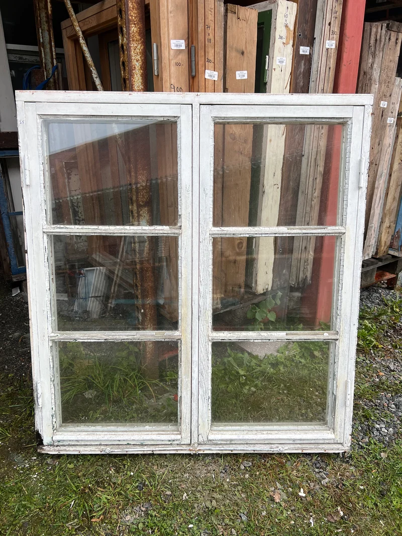 Fönster med karm 108x119
