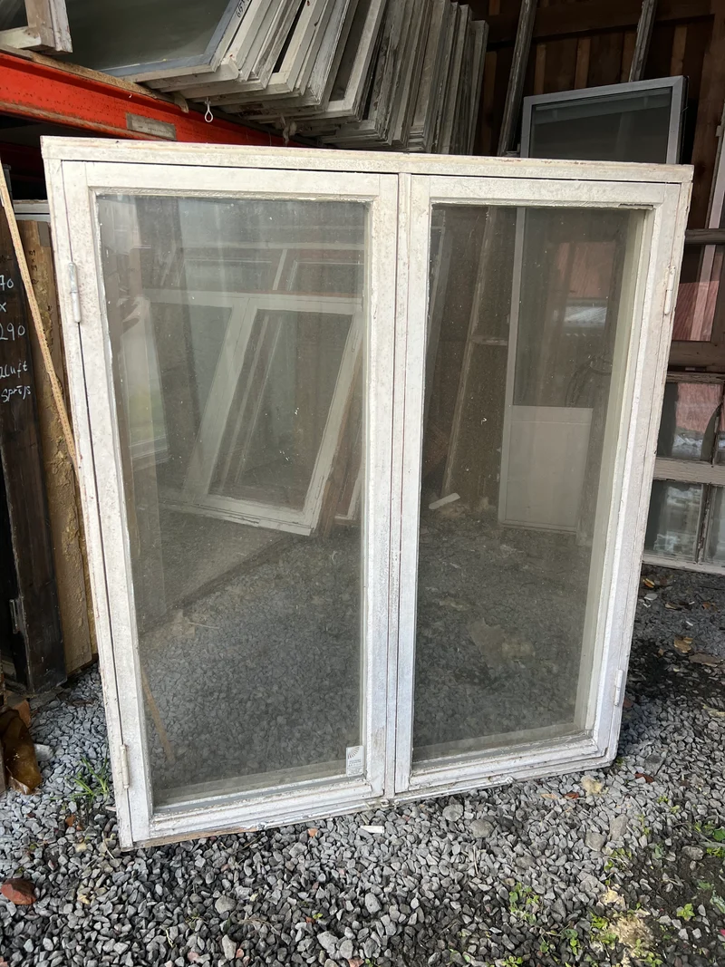 Fönster med karm 119x139