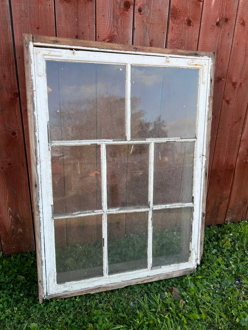 Fönster med karm 87x118